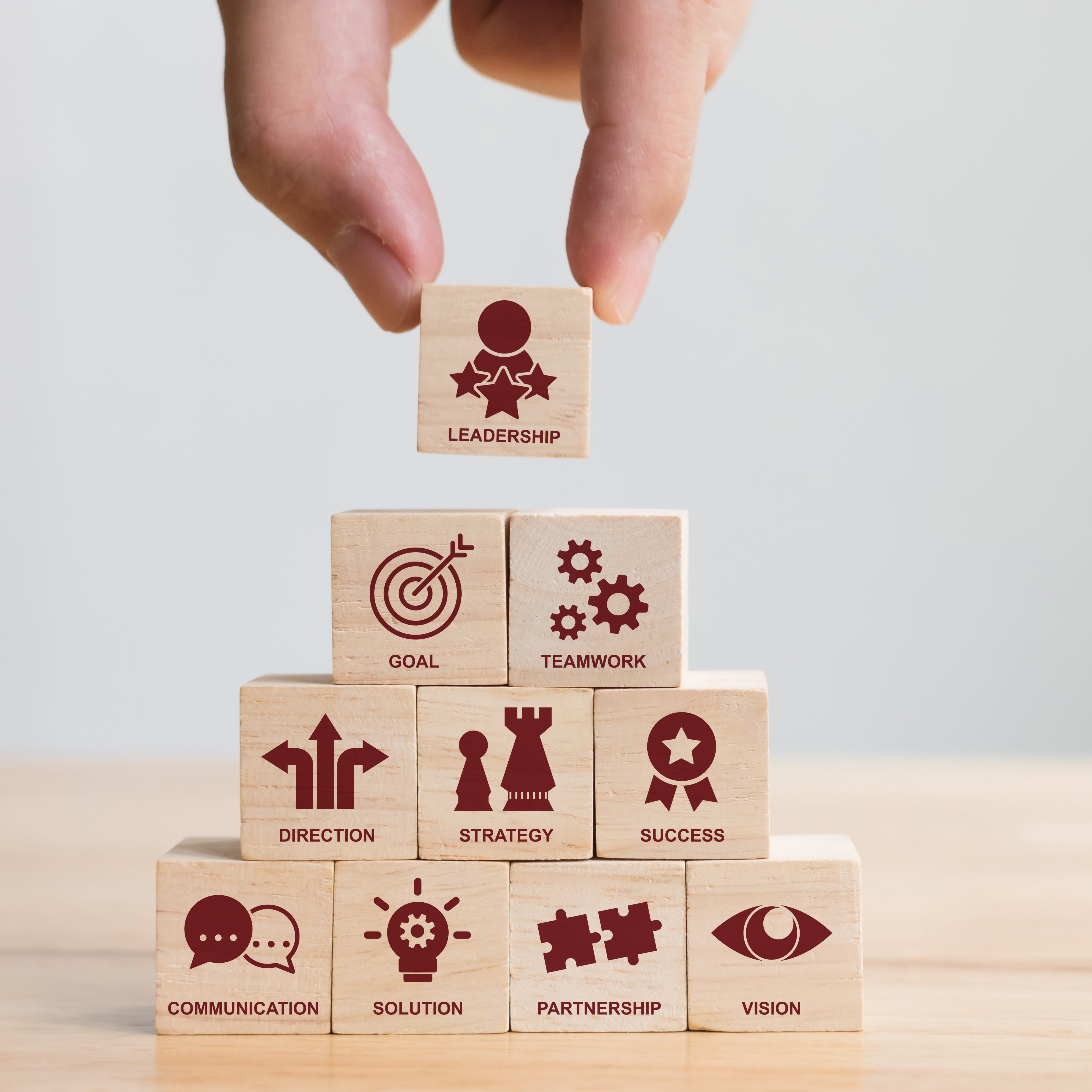 Ein Führungskräftecoaching bietet die Möglichkeit, sich in einem geschützten Rahmen mit Themen des Führungsalltags auseinanderzusetzen. Ein Führungskräftecoaching bietet die Möglichkeit, sich in einem geschützten Rahmen mit Themen des Führungsalltags auseinanderzusetzen.